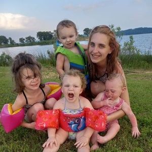 Meet your Posher, Laurie